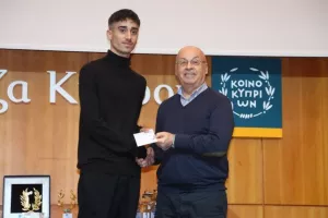 ΦΩΤΟΣ/Βραβεύσεις εφήβων και μαθητικού – σχεδιασμού της ΚΟΕΑΣ