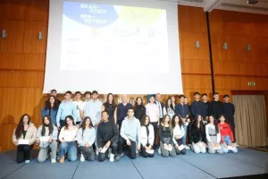 ΦΩΤΟΣ/Βραβεύσεις εφήβων και μαθητικού – σχεδιασμού της ΚΟΕΑΣ