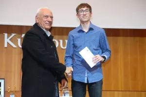 ΦΩΤΟΣ/Βραβεύσεις εφήβων και μαθητικού – σχεδιασμού της ΚΟΕΑΣ