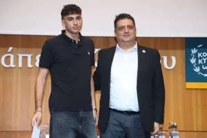 ΦΩΤΟΣ/Βραβεύσεις εφήβων και μαθητικού – σχεδιασμού της ΚΟΕΑΣ