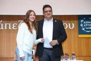 ΦΩΤΟΣ/Βραβεύσεις εφήβων και μαθητικού – σχεδιασμού της ΚΟΕΑΣ