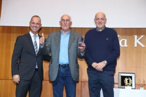 ΦΩΤΟΣ/Βραβεύσεις εφήβων και μαθητικού – σχεδιασμού της ΚΟΕΑΣ