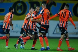 Εθνικός-ΑΠΟΕΛ: Ο Ντράζιτς έσωσε το βαθμό στο 90+4 (φώτος)