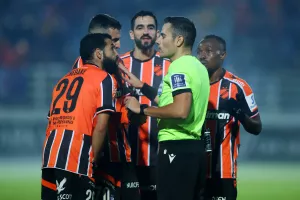 ΙΝΦΟ...Τα είχε με τον Ιταλό ο Αθανασίου!
