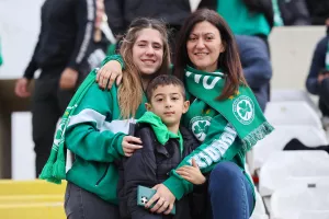 (Φώτος) Ο κόσμος στο ντέρμπι "αιωνίων"