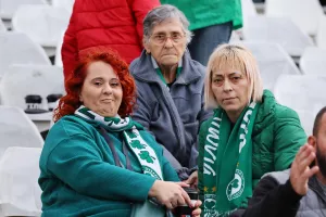 (Φώτος) Ο κόσμος στο ντέρμπι "αιωνίων"