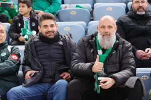 (Φώτος) Ο κόσμος στο ντέρμπι "αιωνίων"