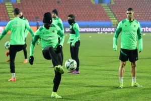 (Φώτος kerkida) Η προπόνηση της Ομόνοιας στο "Gradski Stadion"