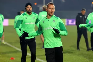 (Φώτος kerkida) Η προπόνηση της Ομόνοιας στο "Gradski Stadion"