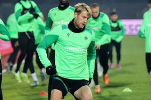 (Φώτος kerkida) Η προπόνηση της Ομόνοιας στο "Gradski Stadion"