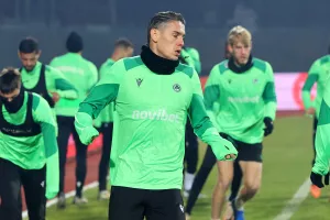 (Φώτος kerkida) Η προπόνηση της Ομόνοιας στο "Gradski Stadion"