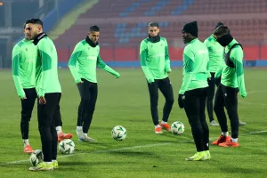 (Φώτος kerkida) Η προπόνηση της Ομόνοιας στο "Gradski Stadion"