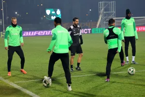 (Φώτος kerkida) Η προπόνηση της Ομόνοιας στο "Gradski Stadion"