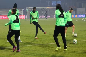 (Φώτος kerkida) Η προπόνηση της Ομόνοιας στο "Gradski Stadion"