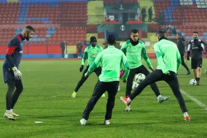 (Φώτος kerkida) Η προπόνηση της Ομόνοιας στο "Gradski Stadion"