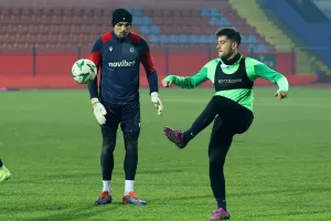 (Φώτος kerkida) Η προπόνηση της Ομόνοιας στο "Gradski Stadion"