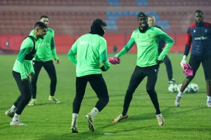 (Φώτος kerkida) Η προπόνηση της Ομόνοιας στο "Gradski Stadion"