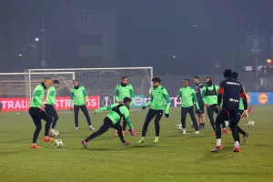 (Φώτος kerkida) Η προπόνηση της Ομόνοιας στο "Gradski Stadion"