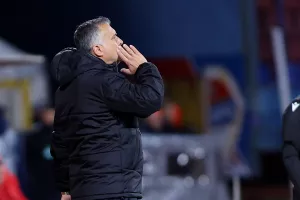 Ο Γιάννης στα πλέι οφ;