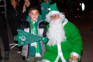 (ΦΩΤΟΣ) Σε... δράση ο πράσινος Άγιος Βασίλης!