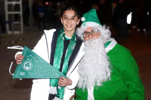 (ΦΩΤΟΣ) Σε... δράση ο πράσινος Άγιος Βασίλης!