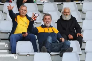 ΑΕΛ-Καρμιώτισσα / “Γαλαζοκίτρινο” πάρτι με 4αρα (φώτος)