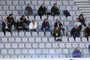 Άρης-ΕΝΠ: Το έσωσε με τρομερό… Ντένις στις καθυστερήσεις και… κορυφή