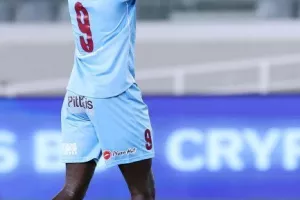 Άρης-ΕΝΠ: Το έσωσε με τρομερό… Ντένις στις καθυστερήσεις και… κορυφή