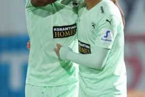 Εθνικός Άχνας-Πάφος FC: Έπαιξαν μόνο 47 λεπτά... (φώτος)