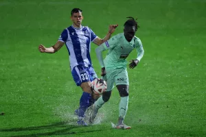 Εθνικός Άχνας-Πάφος FC: Έπαιξαν μόνο 47 λεπτά... (φώτος)