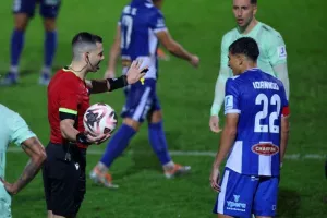Εθνικός Άχνας-Πάφος FC: Έπαιξαν μόνο 47 λεπτά... (φώτος)