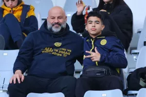 (Φωτορεπορτάζ) Ο κόσμος της ΑΕΛ