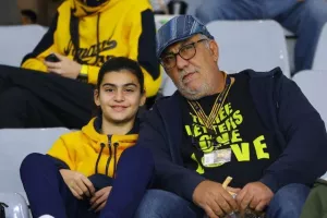 (Φωτορεπορτάζ) Ο κόσμος της ΑΕΛ