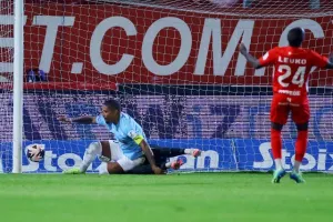 Νέα Σαλαμίνα-Πάφος FC: 12η νίκη με Κίνα και Ζάιρο! (φώτος)