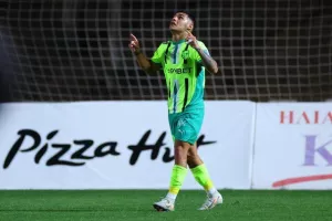Πάφος FC - AEK: Δυνατά στη "μάχη" του τίτλου με Καμπρέρα!