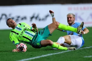 Πάφος FC - AEK: Δυνατά στη "μάχη" του τίτλου με Καμπρέρα!