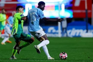 Πάφος FC - AEK: Δυνατά στη "μάχη" του τίτλου με Καμπρέρα!