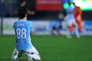 Πάφος FC - AEK: Δυνατά στη "μάχη" του τίτλου με Καμπρέρα!
