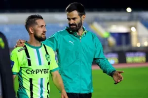 Πάφος FC - AEK: Δυνατά στη "μάχη" του τίτλου με Καμπρέρα!