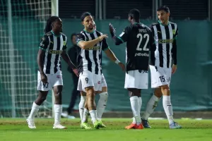 Ομόνοια 29Μ - ΑΕΚ: Πεντάρα και... χατ-τρικ Σολ!
