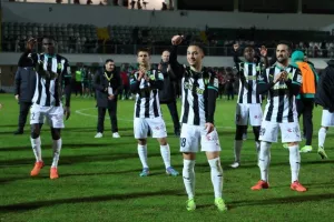 Ομόνοια 29Μ - ΑΕΚ: Πεντάρα και... χατ-τρικ Σολ!