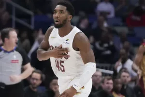 NBA: Οι Καβαλίερς επικράτησαν άνετα των Γουόριορς με Γκάρλαντ - Μίτσελ