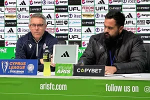 Ατάκα... Κάναντι: "Μας συμπεριφέρονται λες και είμαστε στον στρατό"!