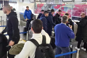 Άφιξη... ΑΠΟΕΛ (Φώτος)