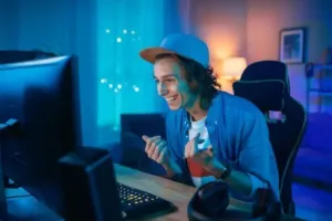 Οι gamers περνούν πλέον περισσότερο χρόνο βλέποντας βίντεο για gaming παρά παίζοντας