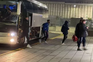 (ΦΩΤΟΡΕΠΟΡΤΑΖ) Η άφιξη του Εθνικού Άχνας
