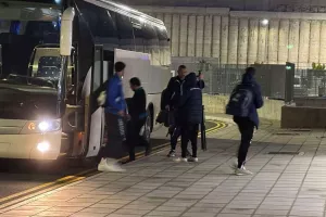 (ΦΩΤΟΡΕΠΟΡΤΑΖ) Η άφιξη του Εθνικού Άχνας