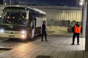 (ΦΩΤΟΡΕΠΟΡΤΑΖ) Η άφιξη του Εθνικού Άχνας