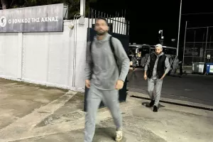 (ΦΩΤΟΡΕΠΟΡΤΑΖ) Η άφιξη της Πάφος Fc στο Δασάκι 