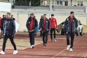 (ΦΩΤΟΡΕΠΟΡΤΑΖ) Η άφιξη της Νέας Σαλαμίνας